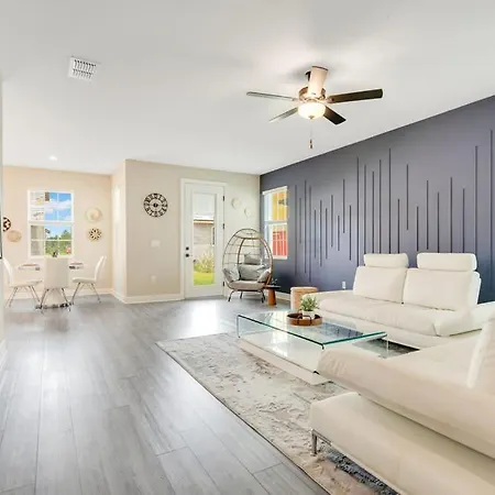 Themed And Modern Home In Reunion